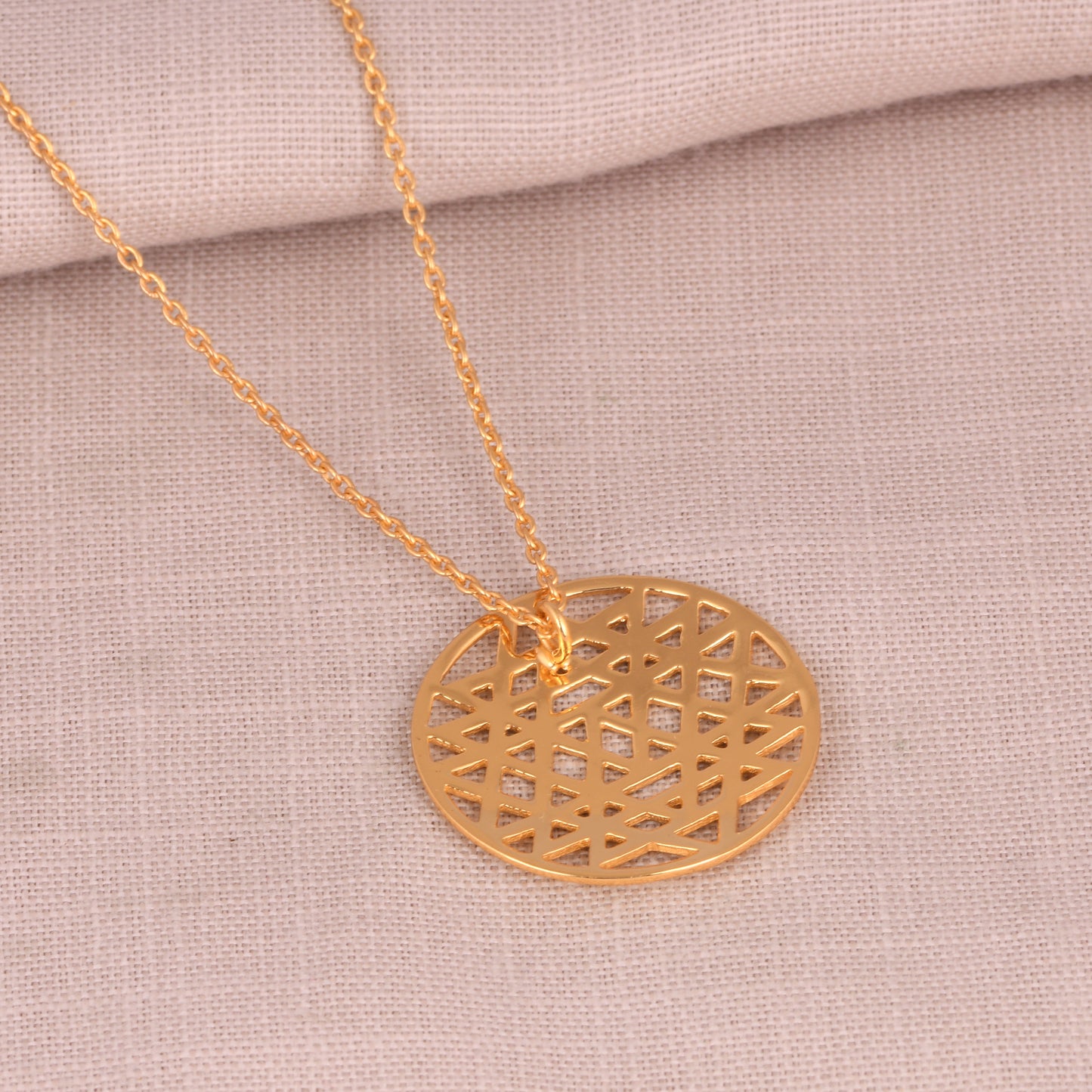 Navyoni Pendant (18kt Gold Micron)