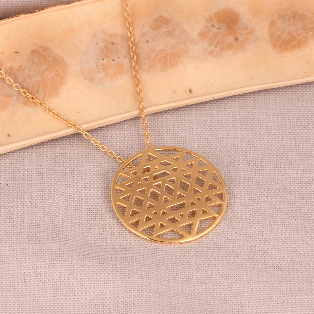 Navyoni Pendant (18kt Gold Micron)