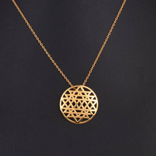 Navyoni Pendant (18kt Gold Micron)